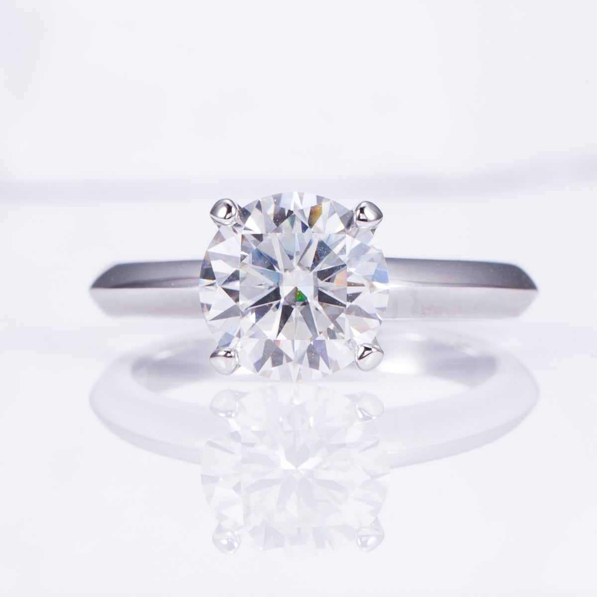 4-Pronged diamond ring