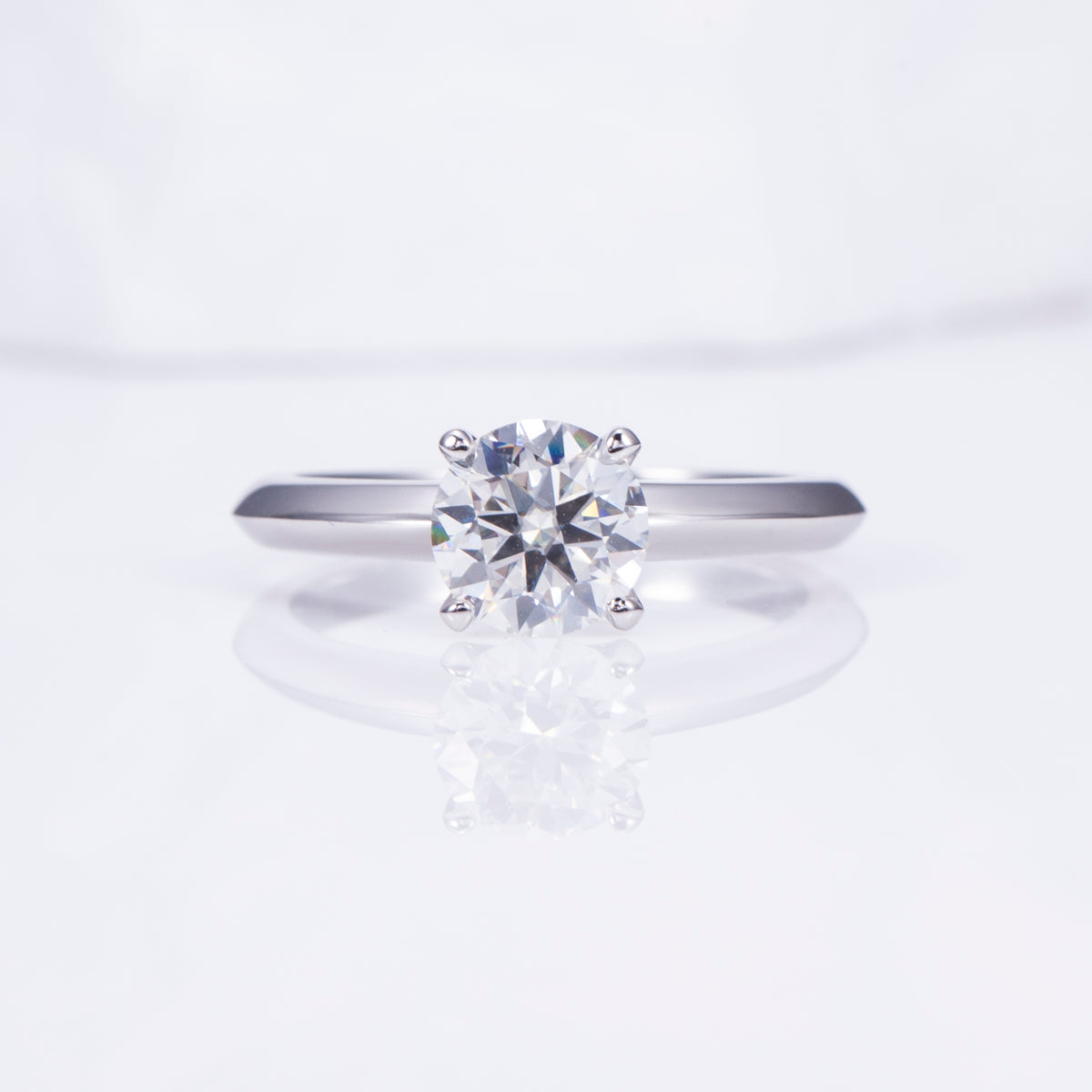 4-Pronged diamond ring