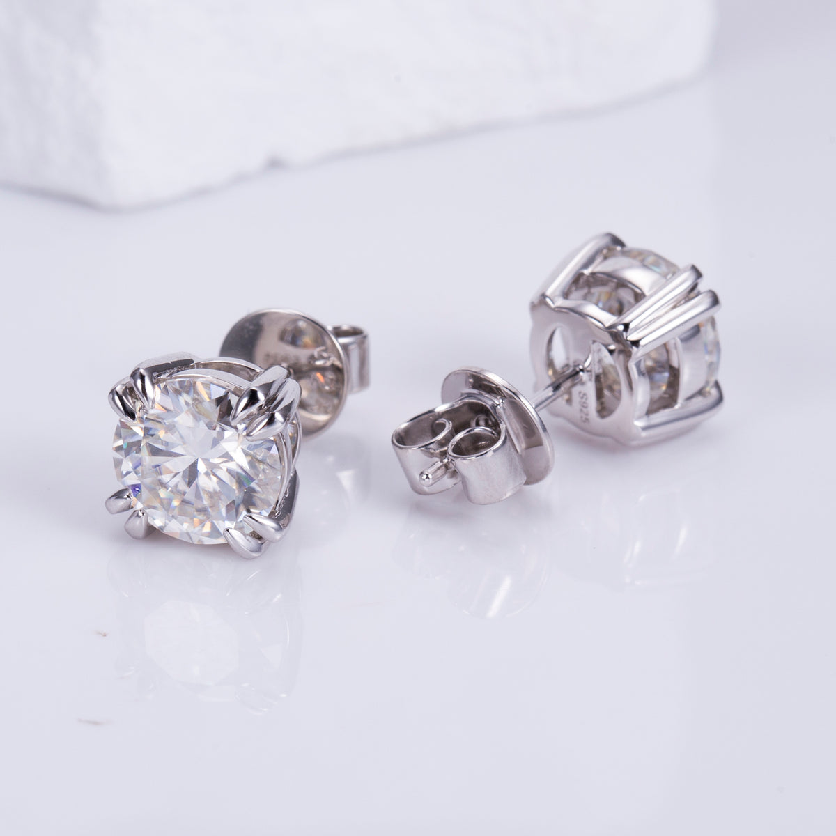 Lys Double Claw Stud Earrings