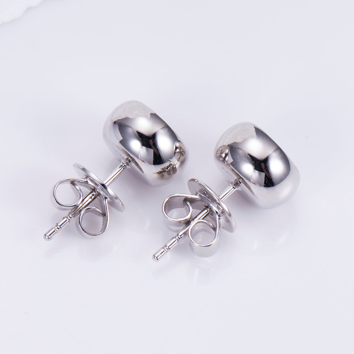 Måne Bezel-Set Stud Earrings