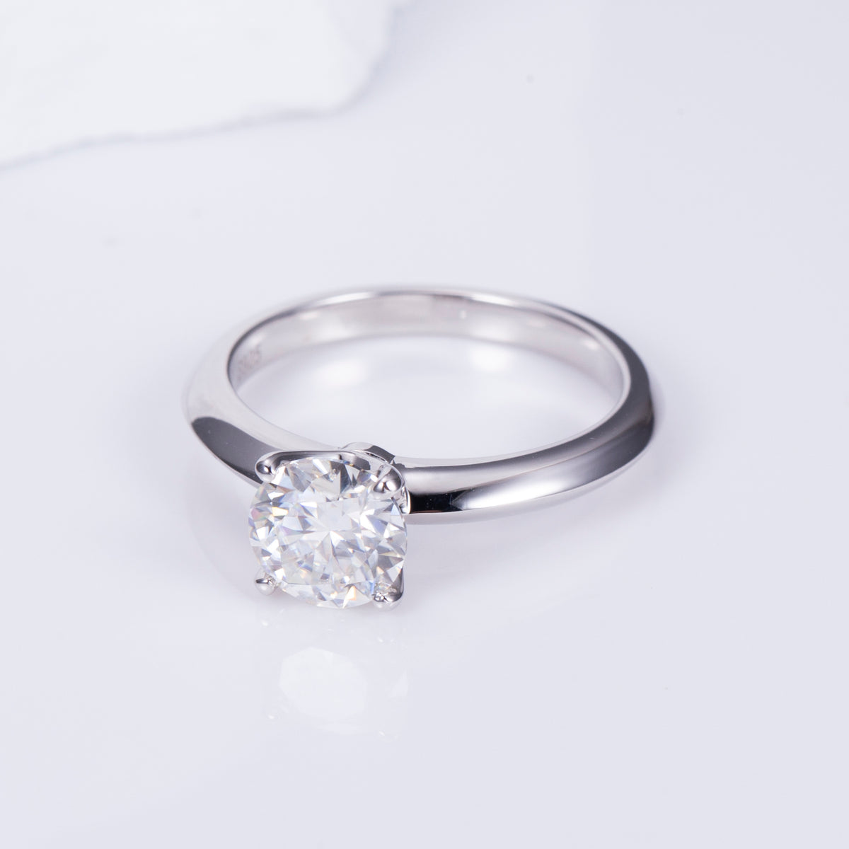 4-Pronged diamond ring