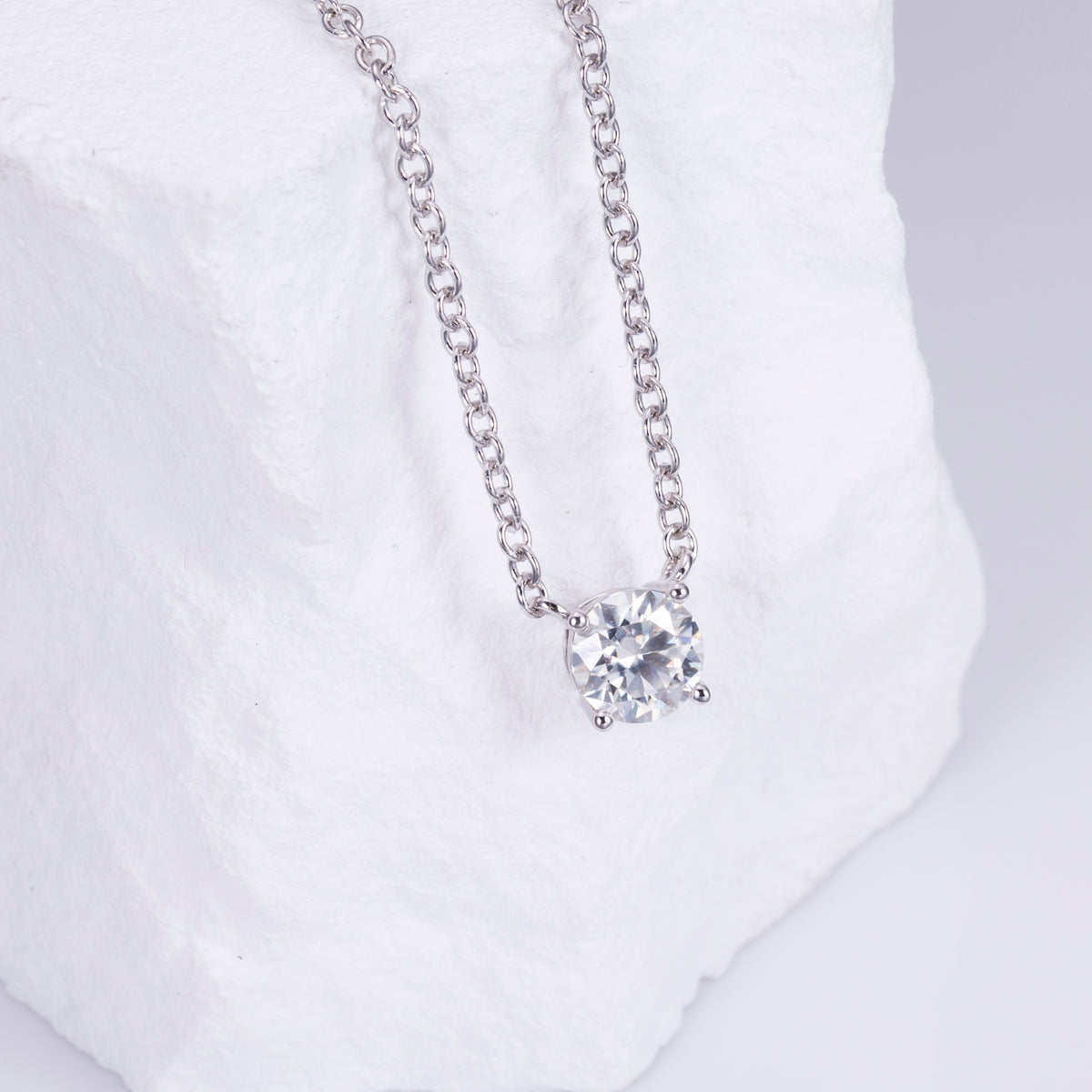 Stjerne Solitaire Diamond Necklace